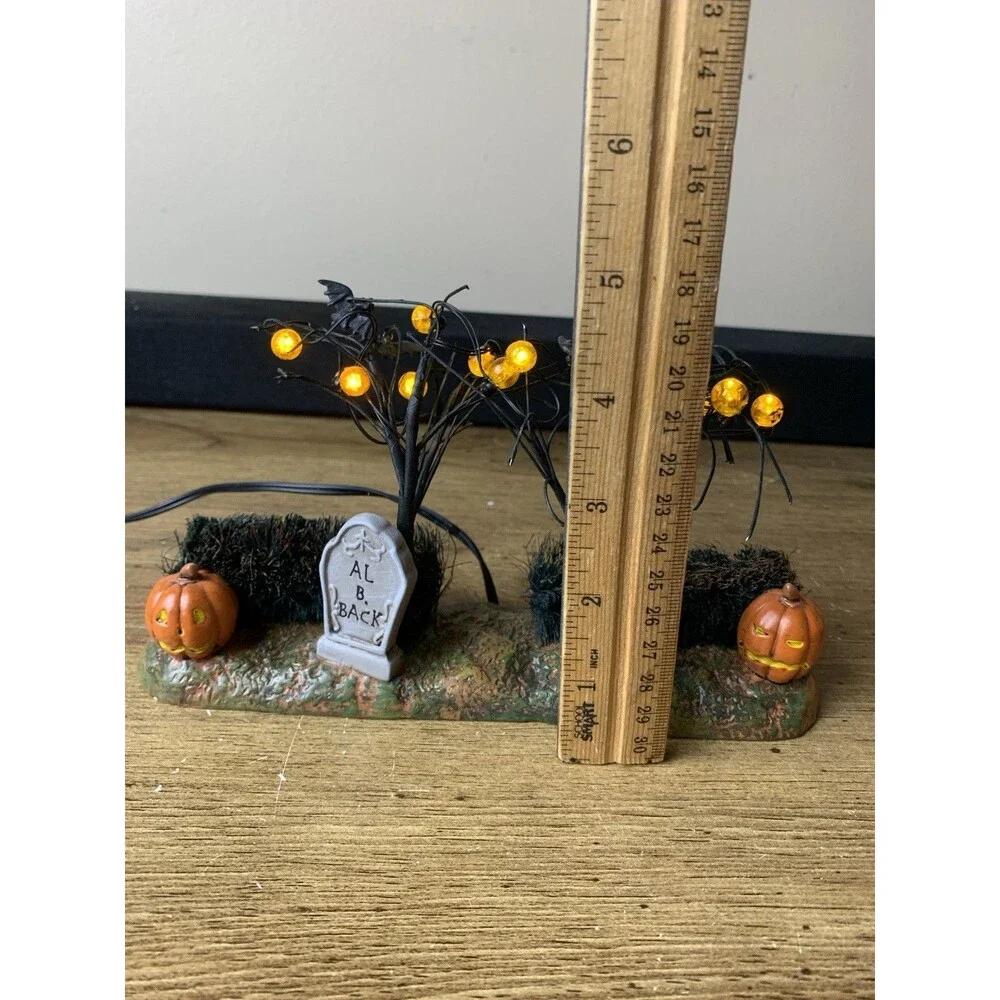 Dept 56 Halloween Jack O Lantern Yard 4038883 Front Pumpkin Lights Tombstones